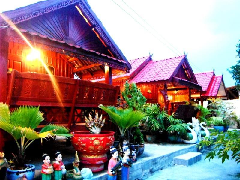 Suksomjai Hotel Rayong Exterior photo