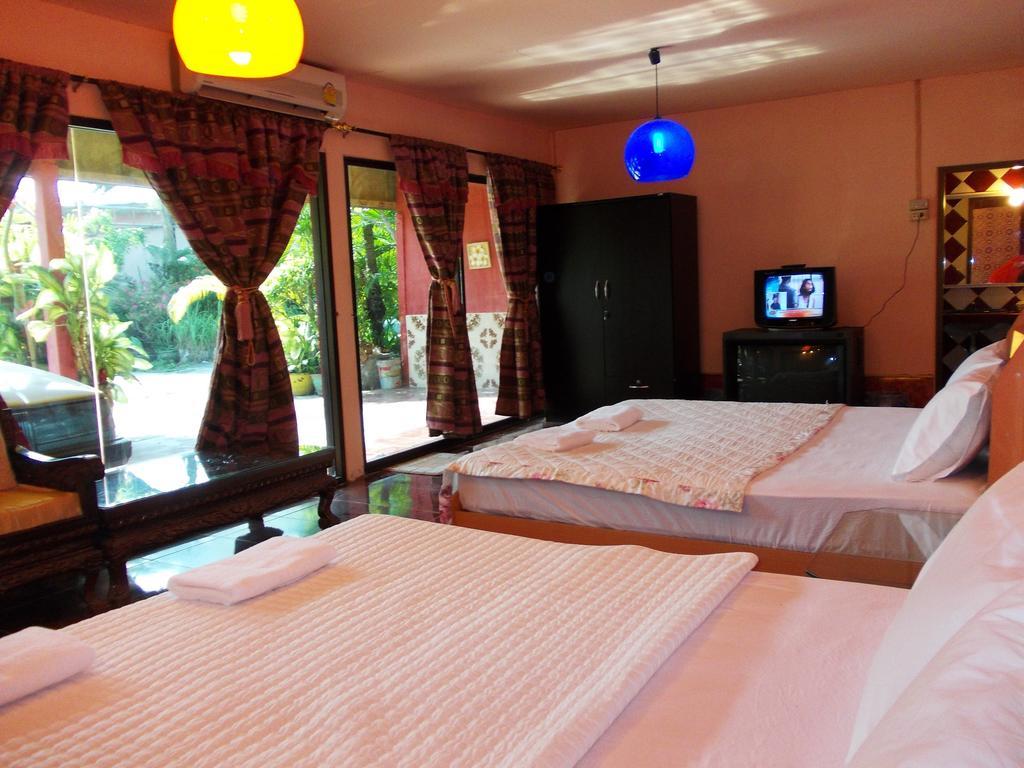 Suksomjai Hotel Rayong Room photo